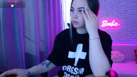 Nica online show from September 2025 05:44:01 AM