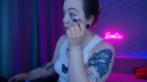 Snapshot of _crazybee_ chatting on May 2026 03:26:01 AM Nica online show from May 2026 03:26:01 AM