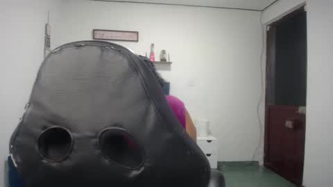 Snapshot of _cristal09 chatting on September 2025 12:05:01 PM _cristal09 online show from September 2025 12:05:01 PM