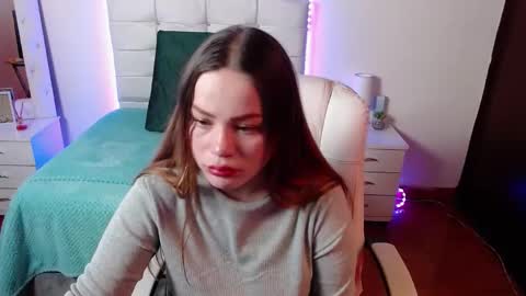 Snapshot of _crystal12 chatting on September 2025 01:24:02 PM Cristal online show from September 2025 01:24:02 PM