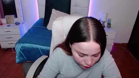 Snapshot of _crystal12 chatting on September 2025 03:38:01 PM Cristal online show from September 2025 03:38:01 PM