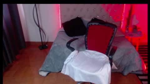 Snapshot of _crystal12 chatting on October 2025 07:14:02 PM Cristal online show from October 2025 07:14:02 PM