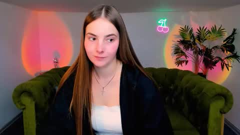 Snapshot of _cuddle_bug_ chatting on September 2025 01:12:01 PM Erika online show from September 2025 01:12:01 PM