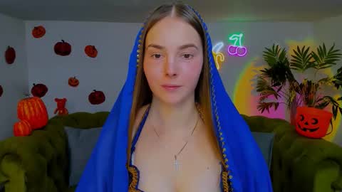 Snapshot of _cuddle_bug_ chatting on October 2025 07:59:01 PM Erika online show from October 2025 07:59:01 PM