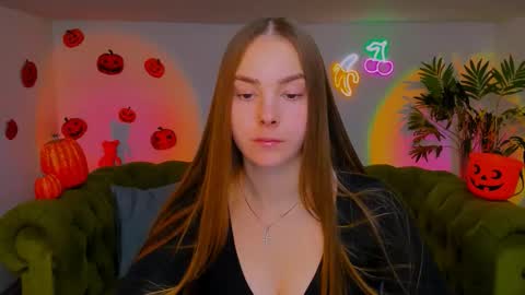 Snapshot of _cuddle_bug_ chatting on November 2025 02:16:02 PM Erika online show from November 2025 02:16:02 PM