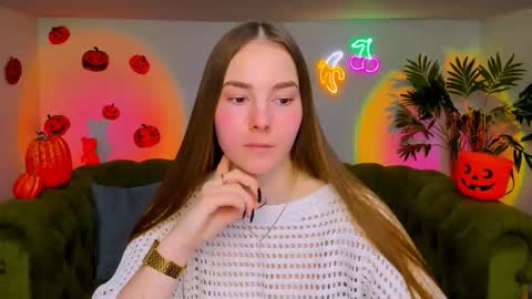 Snapshot of _cuddle_bug_ chatting on November 2025 01:44:02 PM Erika online show from November 2025 01:44:02 PM