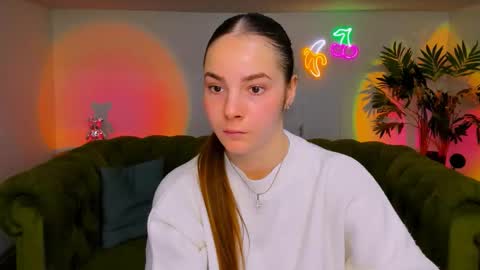 Snapshot of _cuddle_bug_ chatting on November 2025 06:11:02 AM Erika online show from November 2025 06:11:02 AM