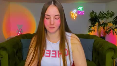 Snapshot of _cuddle_bug_ chatting on November 2025 07:40:03 PM Erika online show from November 2025 07:40:03 PM