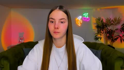 Snapshot of _cuddle_bug_ chatting on December 2025 05:59:01 AM Erika online show from December 2025 05:59:01 AM