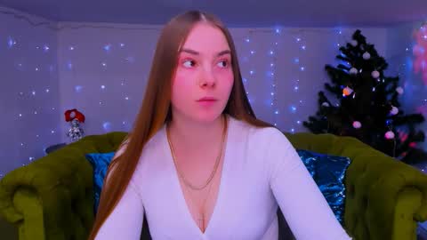 Snapshot of _cuddle_bug_ chatting on December 2025 01:08:01 PM Erika online show from December 2025 01:08:01 PM