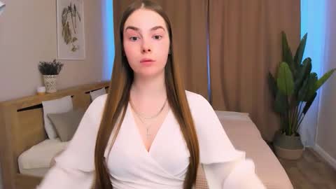 Snapshot of _cuddle_bug_ chatting on February 2026 08:11:02 AM Erika online show from February 2026 08:11:02 AM