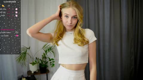 Snapshot of _curlydream_ chatting on March 2025 09:16:01 AM Alice online show from March 2025 09:16:01 AM