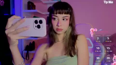 _cute_isabella_ online show from July 2026 11:44:01 PM