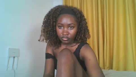 Snapshot of _cutestephanie chatting on September 2025 02:00:02 PM STEPH online show from September 2025 02:00:02 PM