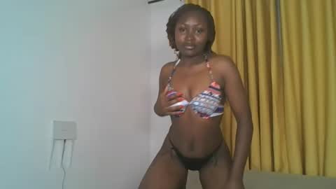 Snapshot of _cutestephanie chatting on October 2025 02:44:01 AM STEPH online show from October 2025 02:44:01 AM