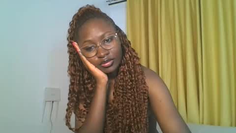 Snapshot of _cutestephanie chatting on October 2025 11:27:01 PM STEPH online show from October 2025 11:27:01 PM