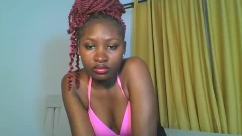 Snapshot of _cutestephanie chatting on November 2025 01:39:02 AM STEPH online show from November 2025 01:39:02 AM