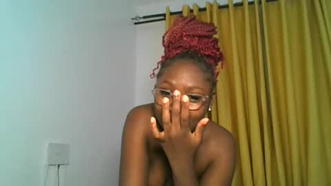 Snapshot of _cutestephanie chatting on December 2025 01:11:02 AM STEPH online show from December 2025 01:11:02 AM