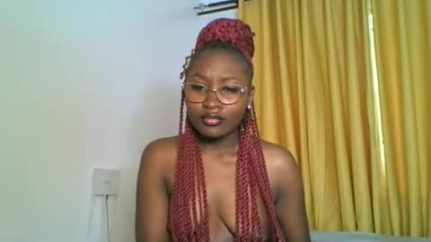 Snapshot of _cutestephanie chatting on December 2025 01:16:01 PM STEPH online show from December 2025 01:16:01 PM