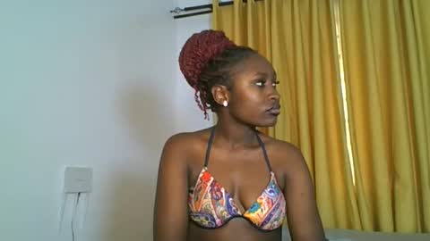 Snapshot of _cutestephanie chatting on December 2025 01:18:01 PM STEPH online show from December 2025 01:18:01 PM