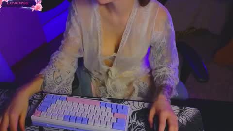 Snapshot of _d_love_ chatting on November 2025 10:17:01 AM Dana online show from November 2025 10:17:01 AM