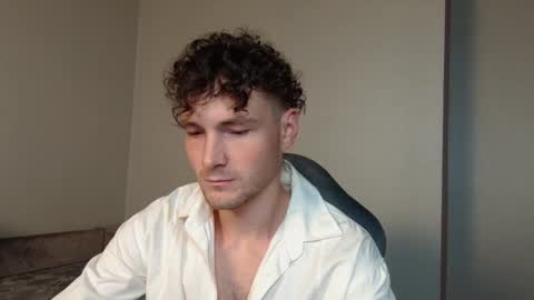 Snapshot of _d_r_e_a_m_e_r chatting on September 2025 03:04:02 PM d r e a m e r online show from September 2025 03:04:02 PM