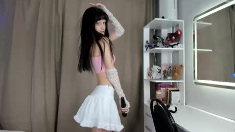 Snapshot of _darknessqueen_ chatting on November 2025 01:22:01 PM Emilia online show from November 2025 01:22:01 PM