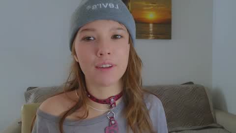 DemiDee online show from February 2026 11:10:01 AM