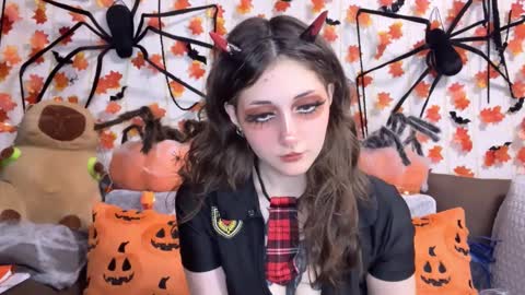 Kate online show from October 2025 05:33:01 PM