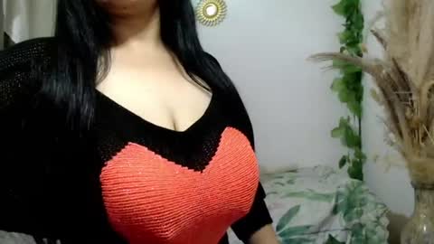 Dannia online show from June 2026 10:19:02 PM