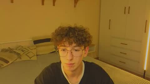 Snapshot of _dream_boys_ chatting on October 2025 06:36:01 PM _dream_boys_ online show from October 2025 06:36:01 PM