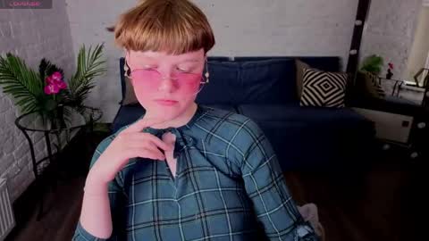 Luna    online show from April 2026 02:18:01 PM