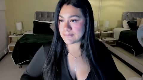 Snapshot of _dulcinea_1 chatting on October 2025 02:48:01 AM Dulcinea online show from October 2025 02:48:01 AM