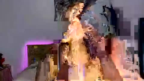 Snapshot of _elisavae chatting on December 2025 12:10:01 PM elisa online show from December 2025 12:10:01 PM