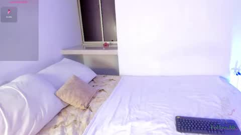 Elizabeth online show from April 2026 04:04:01 AM