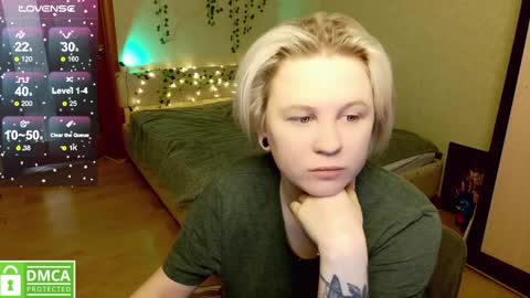 Snapshot of _elven_dreams__ chatting on December 2024 05:59:02 AM chloue and Gretta online show from December 2024 05:59:02 AM