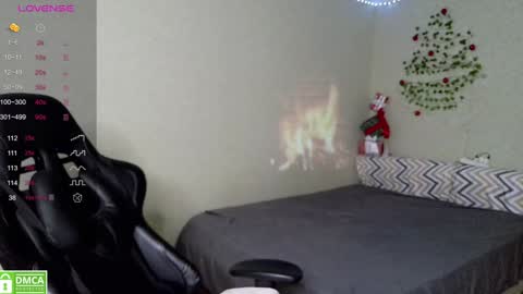 Snapshot of _elven_dreams__ chatting on December 2024 06:03:02 AM chloue and Gretta online show from December 2024 06:03:02 AM