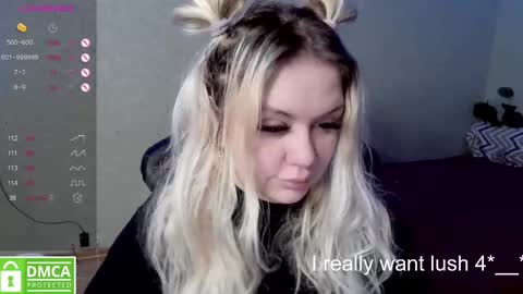 Snapshot of _elven_dreams__ chatting on February 2025 07:01:02 AM chloue and Gretta online show from February 2025 07:01:02 AM