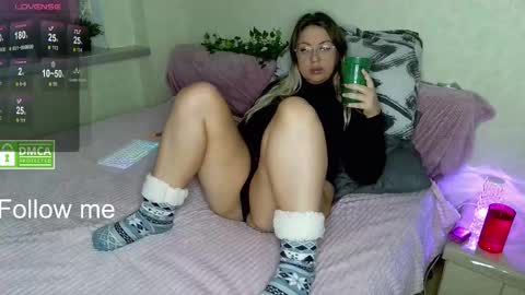 Snapshot of _elven_dreams__ chatting on November 2025 01:37:01 AM chloue and Gretta online show from November 2025 01:37:01 AM