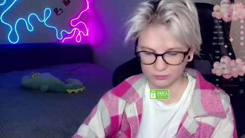 Snapshot of _elven_dreams__ chatting on November 2025 07:10:01 PM chloue and Gretta online show from November 2025 07:10:01 PM