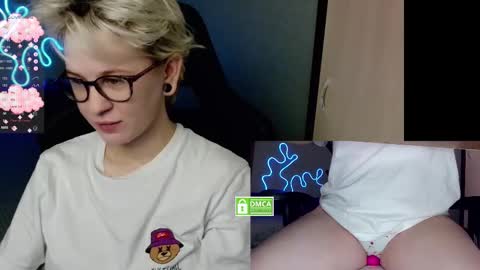 Snapshot of _elven_dreams__ chatting on December 2025 07:01:02 PM chloue and Gretta online show from December 2025 07:01:02 PM