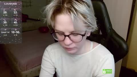 Snapshot of _elven_dreams__ chatting on March 2026 07:26:02 AM chloue and Gretta online show from March 2026 07:26:02 AM