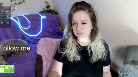 Snapshot of _elven_dreams__ chatting on March 2026 04:00:01 PM chloue and Gretta online show from March 2026 04:00:01 PM