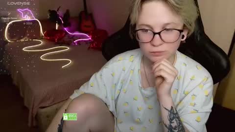 Snapshot of _elven_dreams__ chatting on March 2026 07:36:02 PM chloue and Gretta online show from March 2026 07:36:02 PM