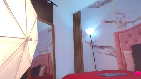 Snapshot of _ema_jones_ chatting on November 2025 11:32:02 AM Ema online show from November 2025 11:32:02 AM