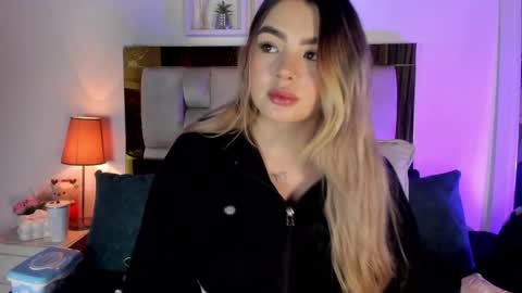 Isabella online show from March 2026 12:09:01 PM