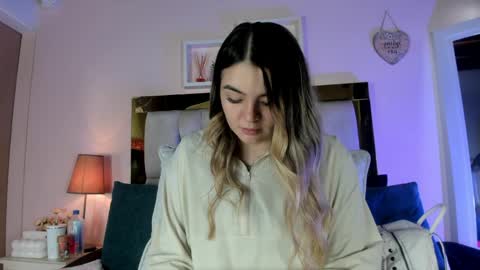 Isabella online show from May 2026 12:10:01 PM
