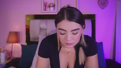 Isabella online show from June 2026 12:09:02 PM