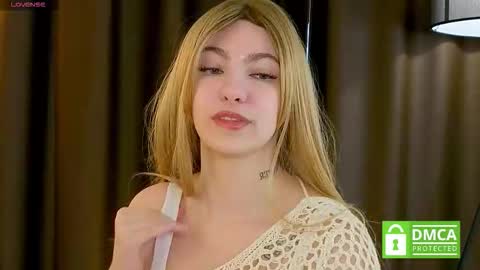 Snapshot of _emilyzortea_ chatting on October 2025 08:20:02 AM Emily online show from October 2025 08:20:02 AM