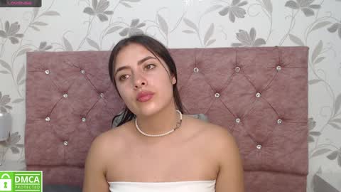 Snapshot of _emma_diamond_ chatting on December 2024 07:56:02 PM Emma online show from December 2024 07:56:02 PM